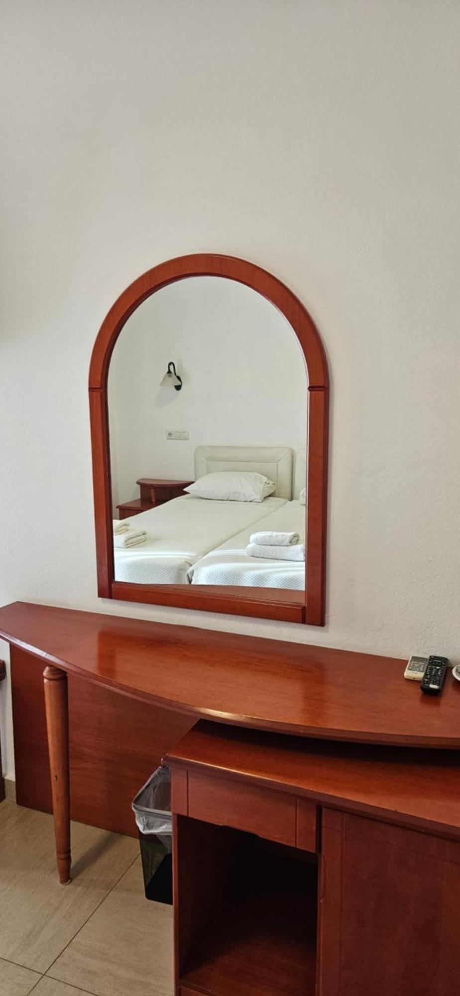 Olympic Village Hotel & Spa Ancient Olympia Room photo